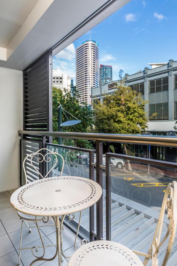 Corporate, Spacious Staycation - Sky Tower Views Auckland Eksteriør bilde